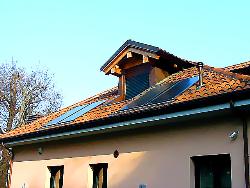 Impianto solare termico a incasso fisso su tetto