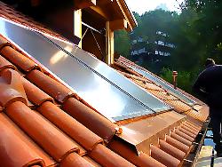 Installazione di Impianto solare termico con finitura di lattoneria in rame